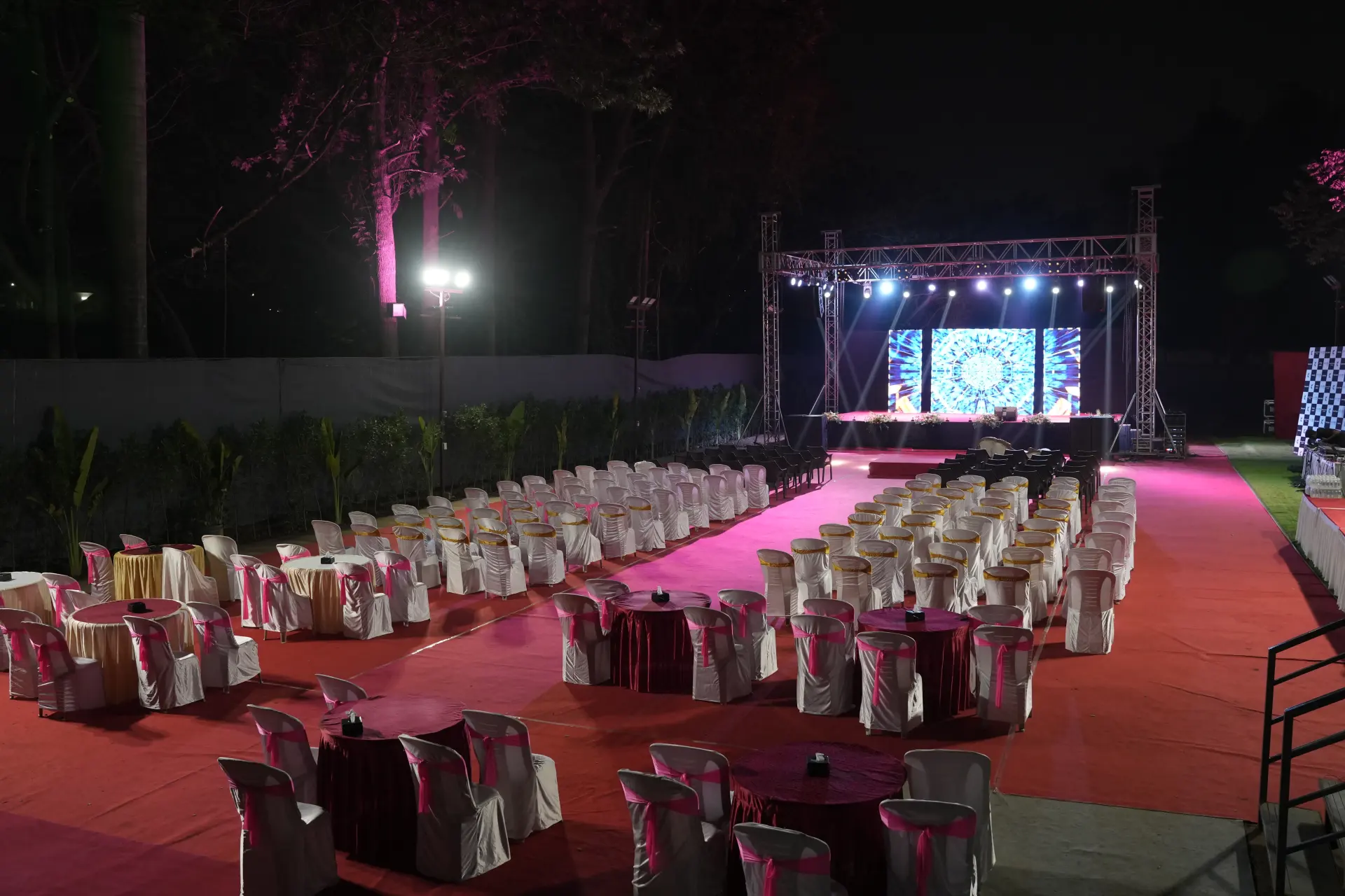 Banquet seating led stage